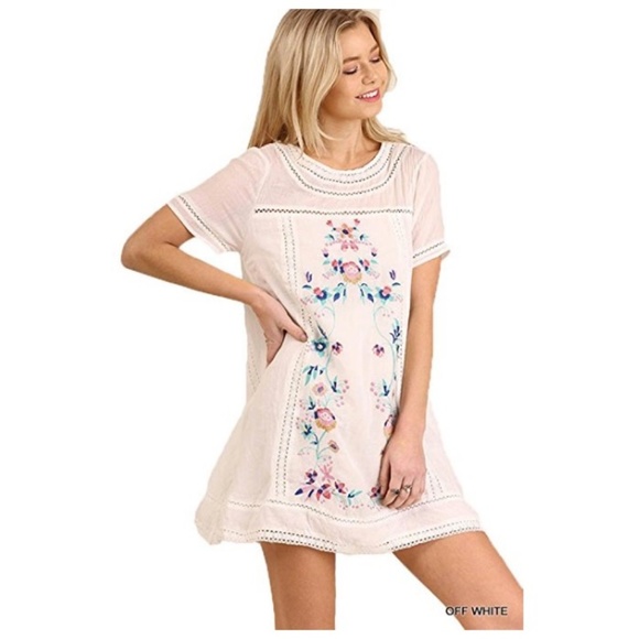 Dresses & Skirts - Off White Floral Embroidered Tunic Dress